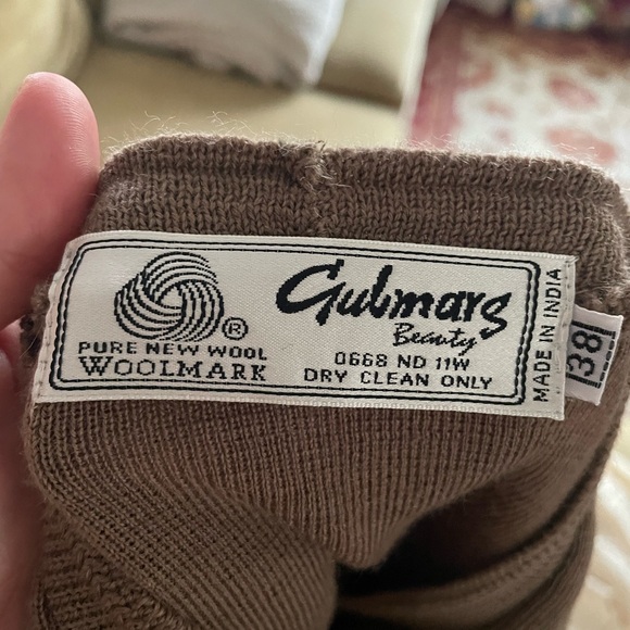 *SOLD* Vintage Wool Cardigan - Picture 6 of 6